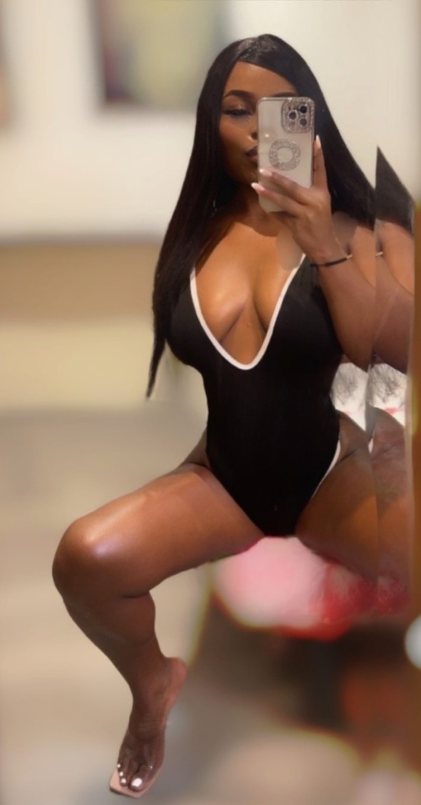 Novedad KAMILA JOVENCITA con ganas de pasarlo BIEN..