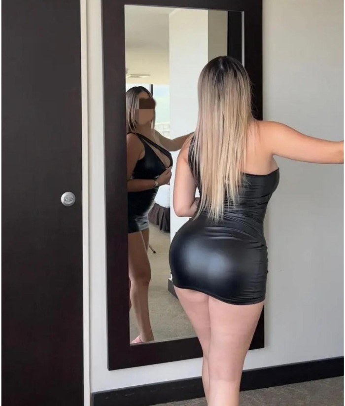 EN CALA RATJADA ATREVIDA ARDIENTE FIESTERA