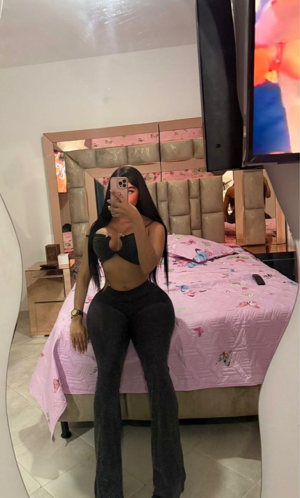 SOFIA. ¡QUIERO QUE ME FOLLES RICO HASTA NO PODER MÁS!