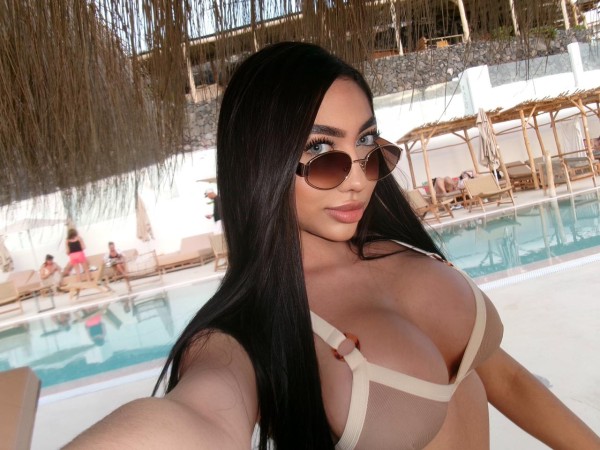 SOFIA. CUERPAZO Y CURVAS DE INFARTO!! QUIERO CABALGARTE RICO