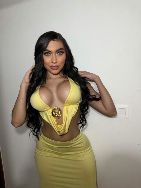 SOFIA… CUERPAZO Y CURVAS DE ESCANDALO.. QUIERO DEJARTE SECO EN MI CAMA