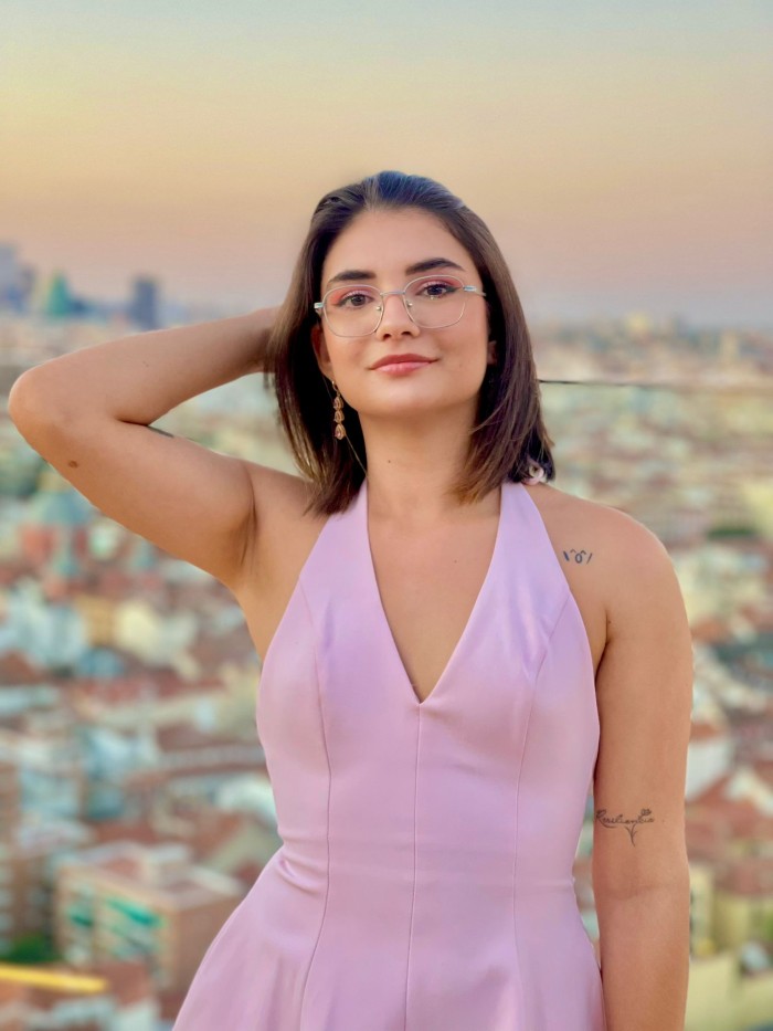 CANDENTE LATINA SEXY Y DIVERTIDA … VIA JULIA