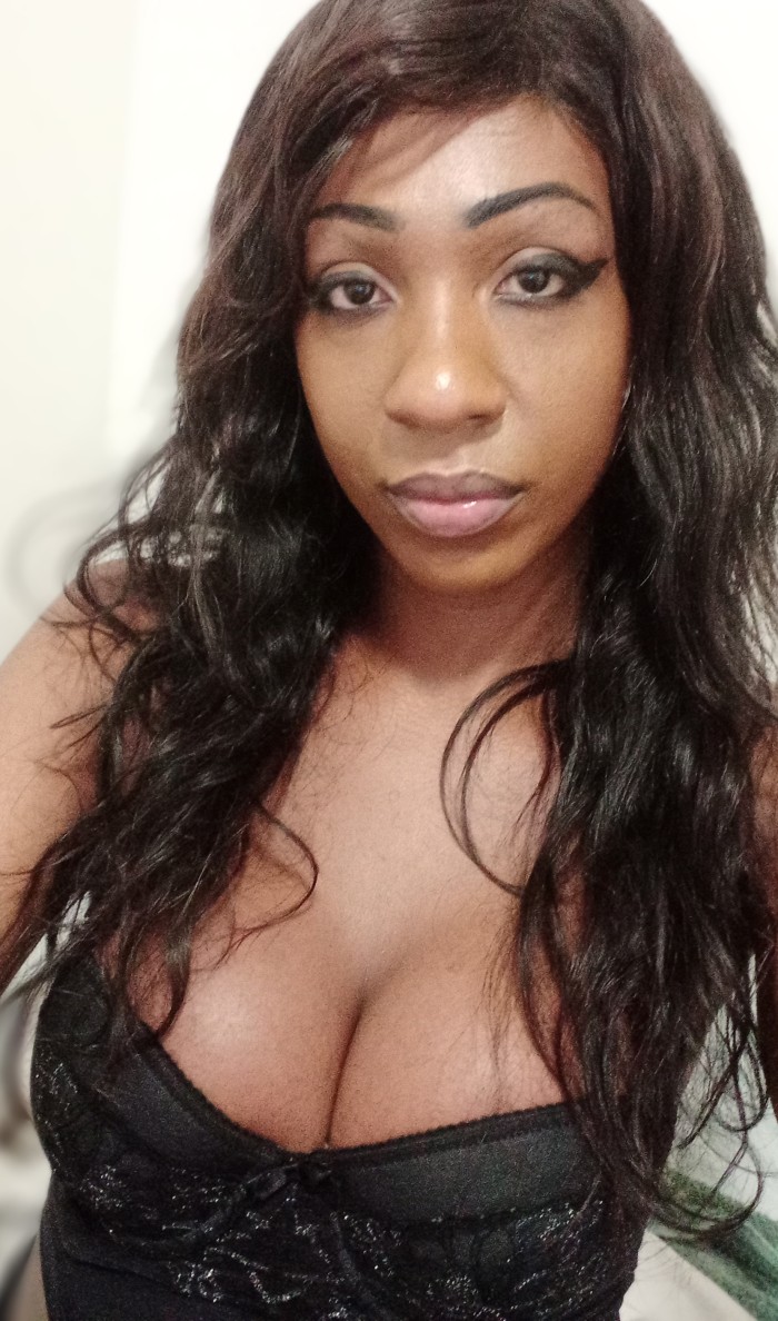 Ola soy gleicy una trans muy wapa y femenina