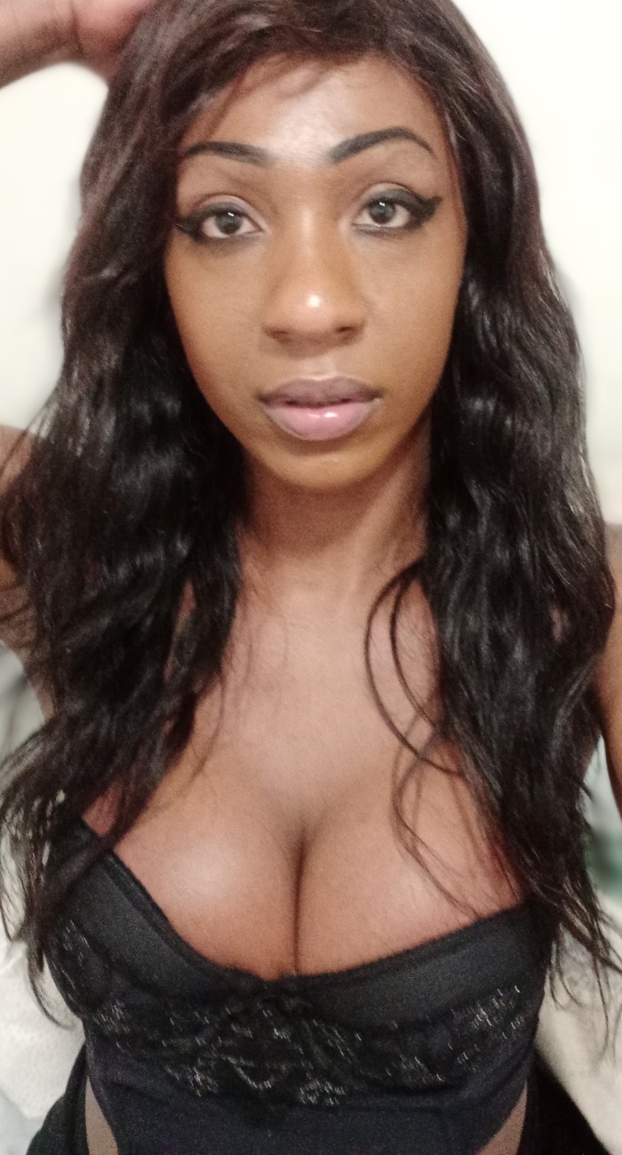 Ola soy gleicy una trans muy wapa y femenina