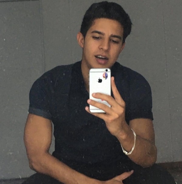 Soy Mateo Joven Venezolano Masajes a Chicos pulcros y solventes