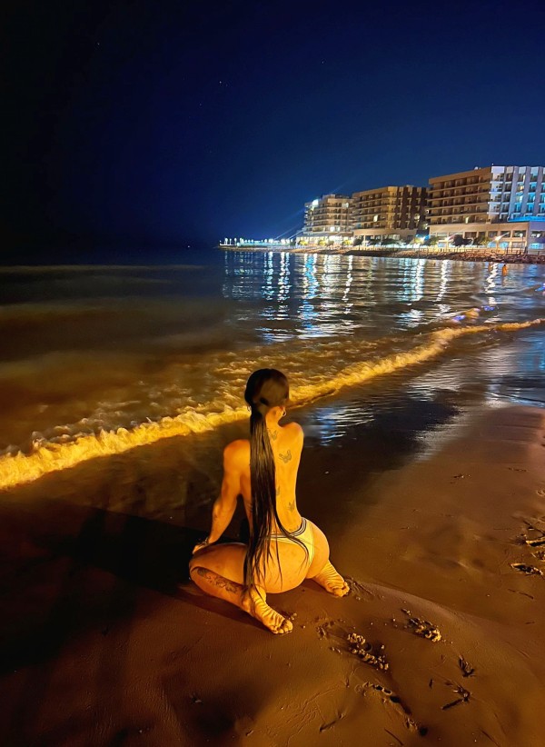 soy camila una chica Trans con un espectacular cuerpo fiestera