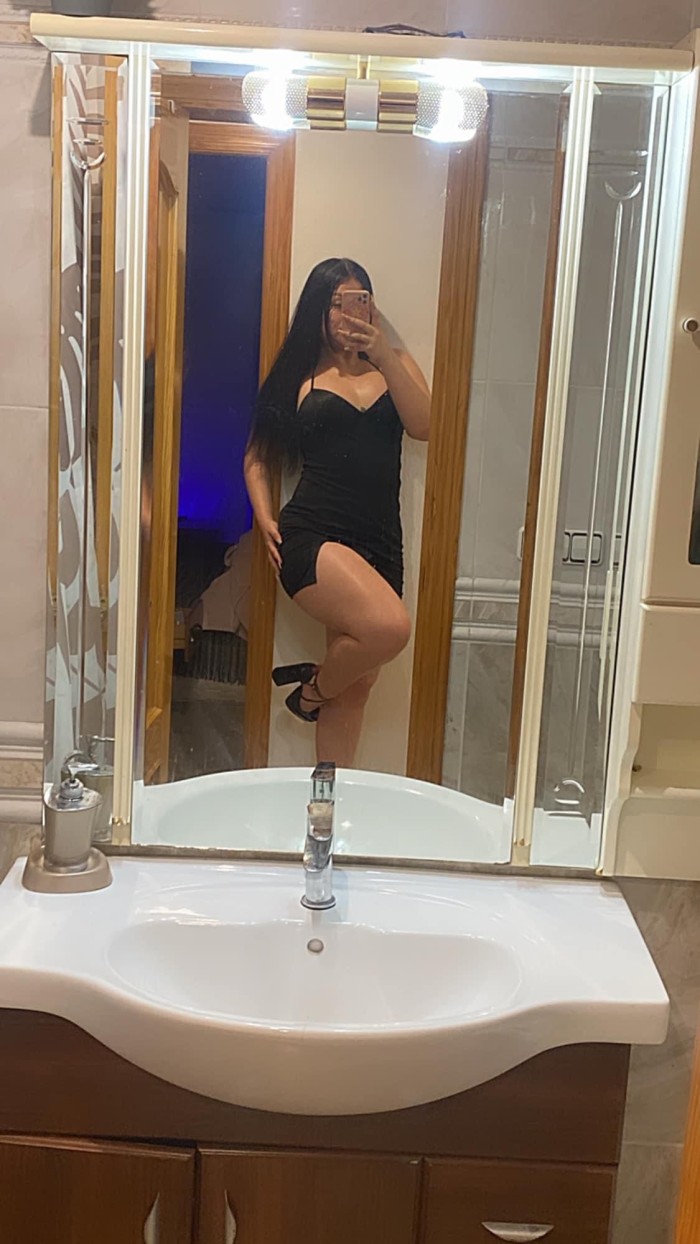 ARDIENTE JOVENCITA COLOMBIANA DISPUESTA A.SENTIRTE