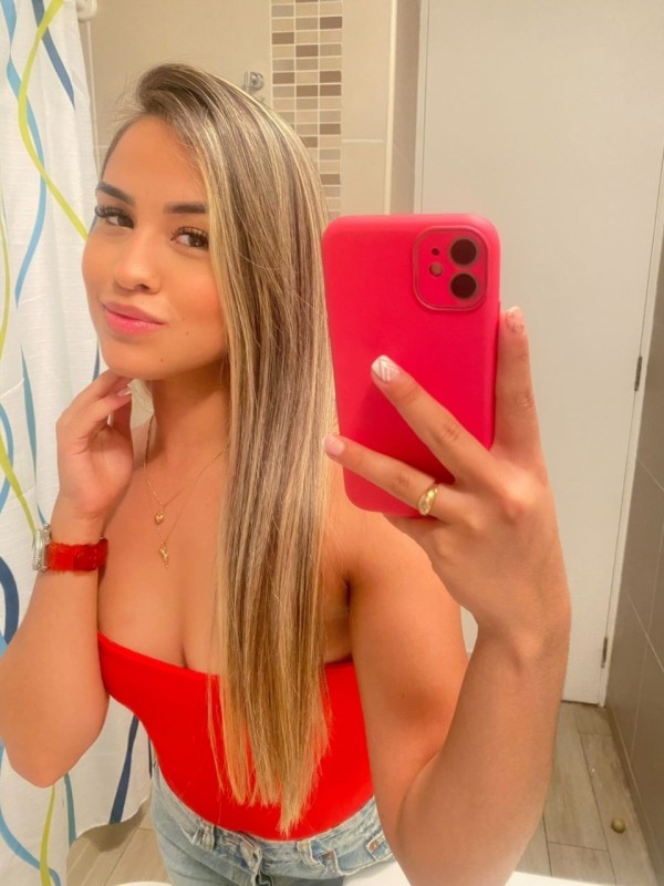 Rubia rostro angelical ada Novedad