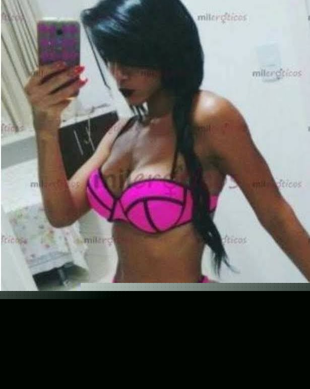 Por pocos días morenaza brasileña elegante discret