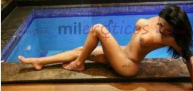 Por pocos días morenaza brasileña elegante discret