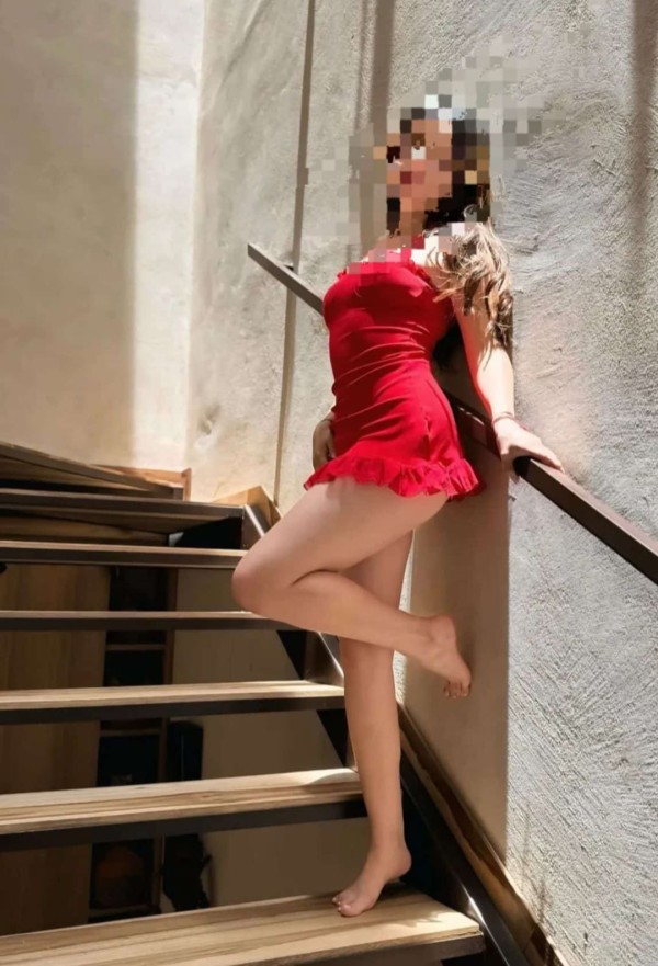 NOVEDAD EN SARRIA bajita juguetona