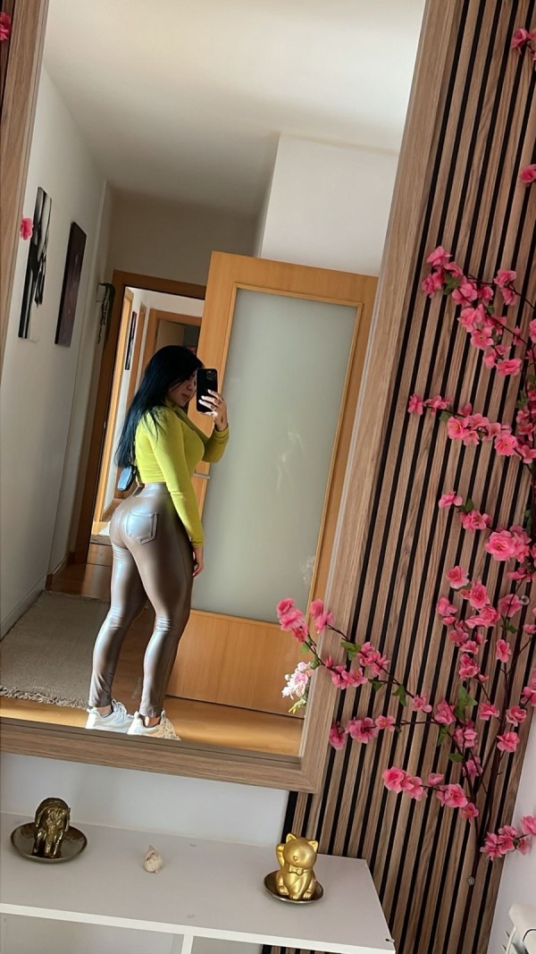 Chica mui bonita amable y cariñosa