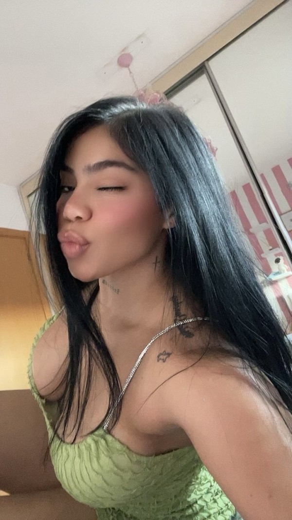 Chica mui bonita amable y cariñosa