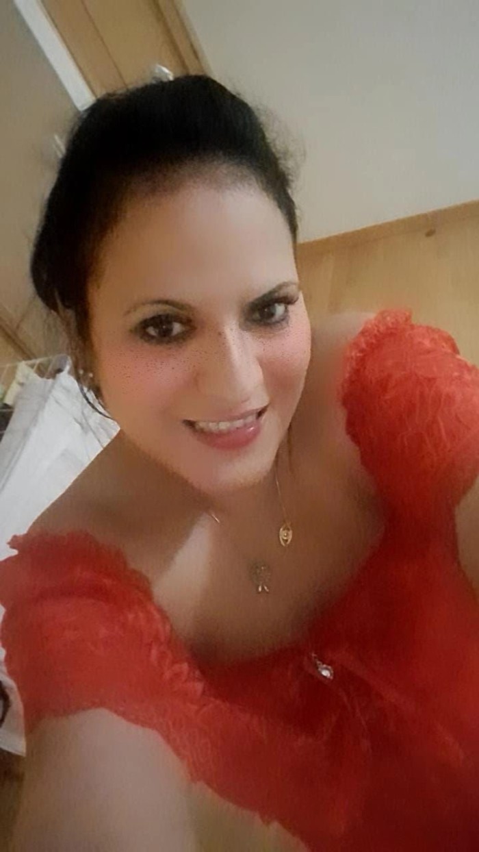 Cubana exótica de sangre caliente adicta al sexo