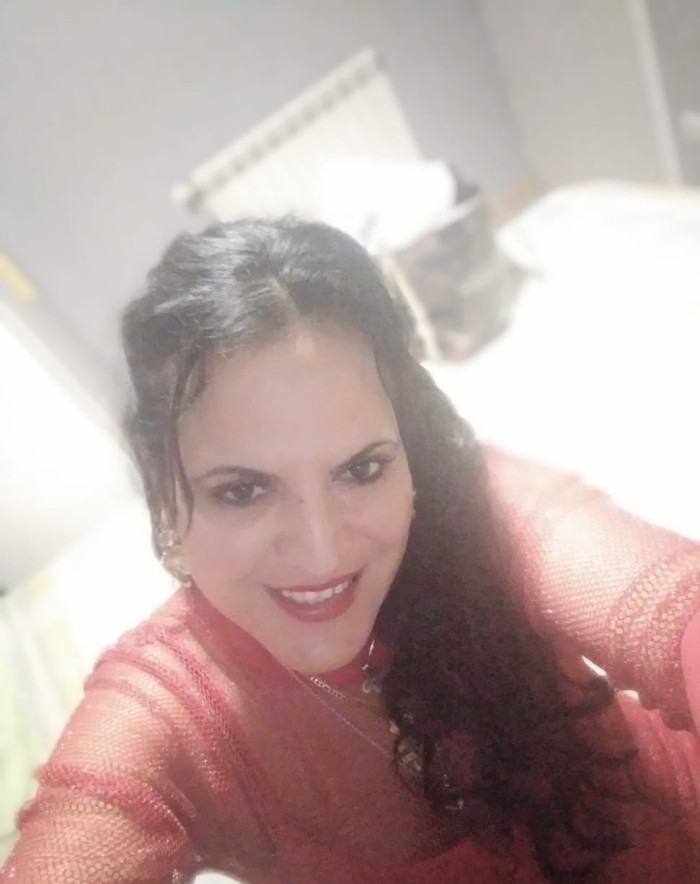 Cubana exótica de sangre caliente adicta al sexo