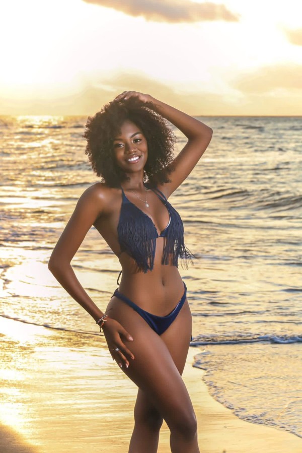 MORENAZA EXQUISITA BOMBA DE SEXO NOVEDAD