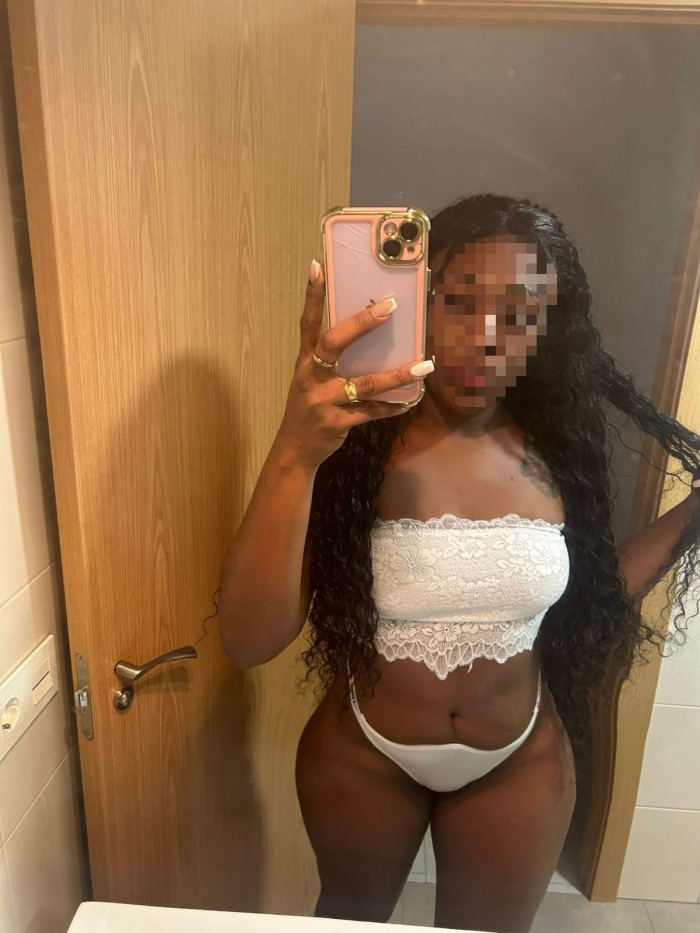 MULATA CON COÑITO ROSADO Y APRETADITO