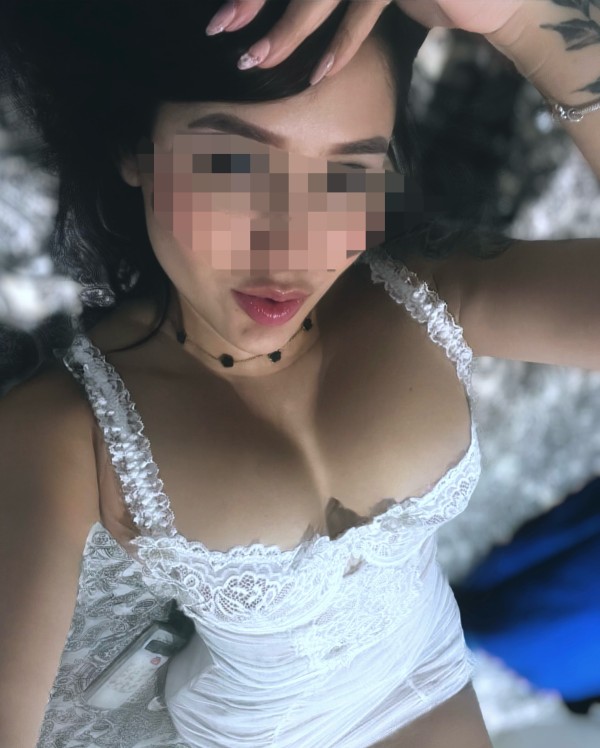 Colombianita cariñosa y complaciente