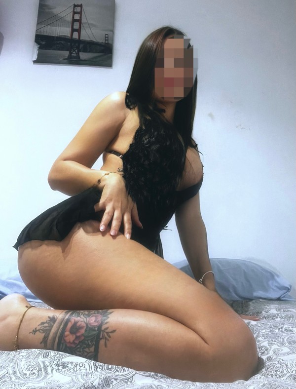 Colombianita cariñosa y complaciente