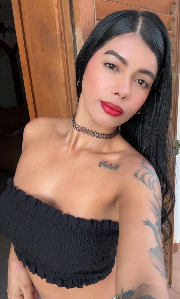 rica latina con ganas de pasarlo bien