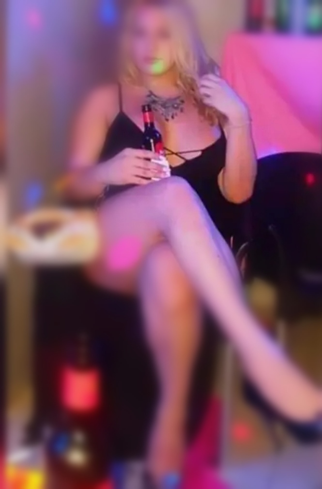 CARMEN ESPAÑOLA CALIENTE Y PASIONAL