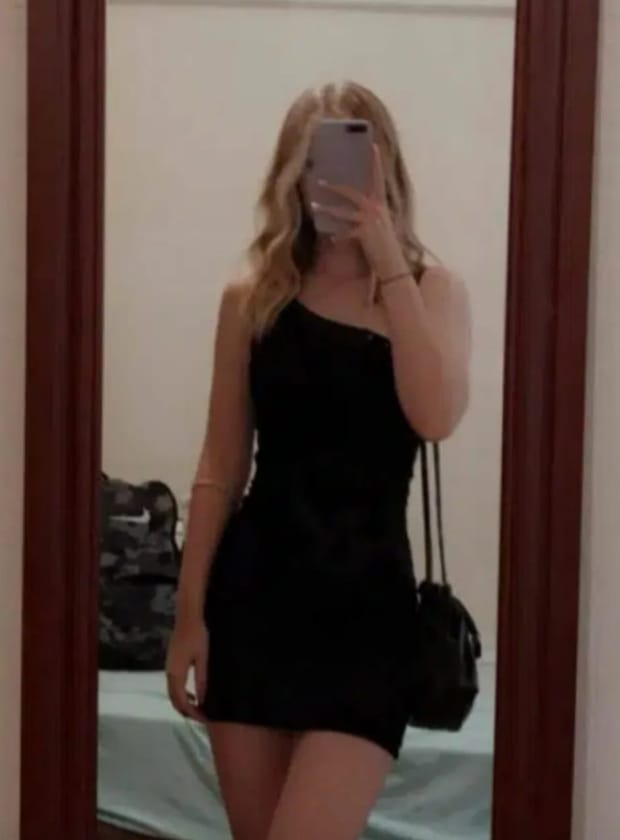 SEXY HOT RUBIA ARGENTINA DE VUELTA POR IBIZA