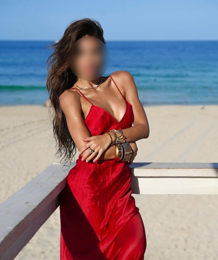 LUCIA, GUAPISIMA CHICA ANDALUZA, NO PROFESIONAL.. PRIMERA VEZ EN SANTANDER