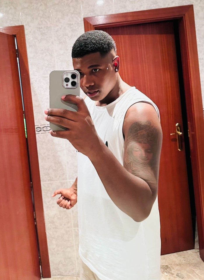 MICHAEL VERSATIL100% MASCULINO POLLA SIEMPRE DURA EN VALENCIA