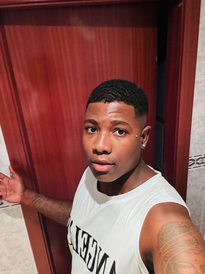 MICHAEL VERSATIL100% MASCULINO POLLA SIEMPRE DURA EN VALENCIA