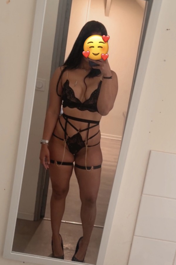 100% real y cachonda, niña traviesa