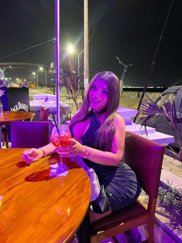 HERMOSA TRANS ENCANTADORA Y FEMENINA, NOVEDAD VALENCIA