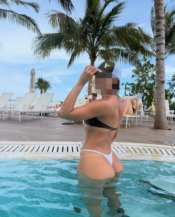 TE SACO LA LECHE( MI COÑO ESTÁ MOJADO Y CERRADO)