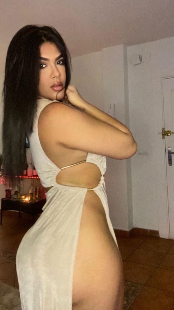 DANIELA 685225797 piel tostada CURVAS DE IMPACTO en BENALMADENA