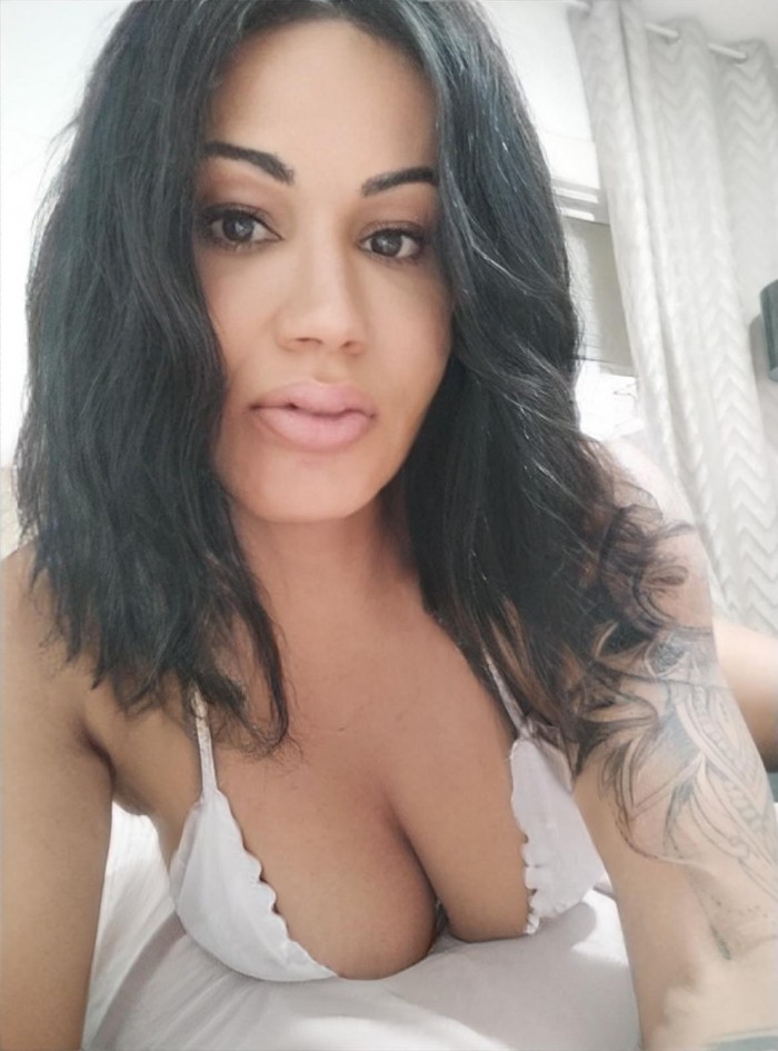 MISTERIOSA MORENA DOMINANTE 24 HORAS