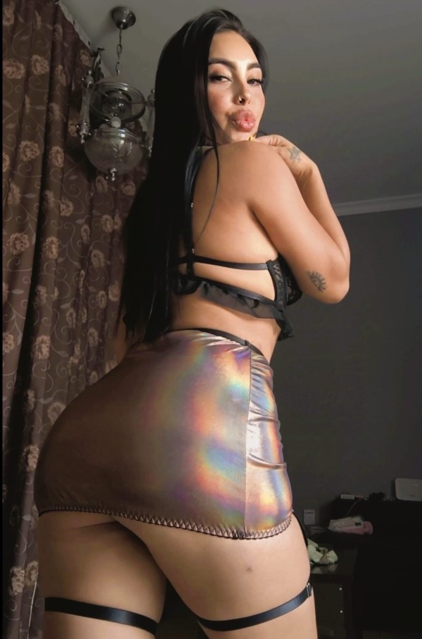 Atrevida , divertida y de buen cuerpo