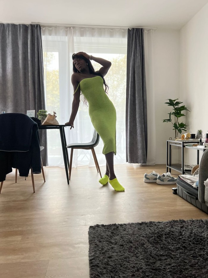 Morenaza divina fogosa fiestera y con polla gruesa