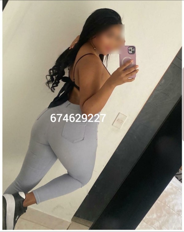 Almejita estrecha ….,. ..Jugosa………….Multiorgásmica. .Novedad…