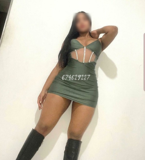 Almejita estrecha ….,. ..Jugosa………….Multiorgásmica. .Novedad…