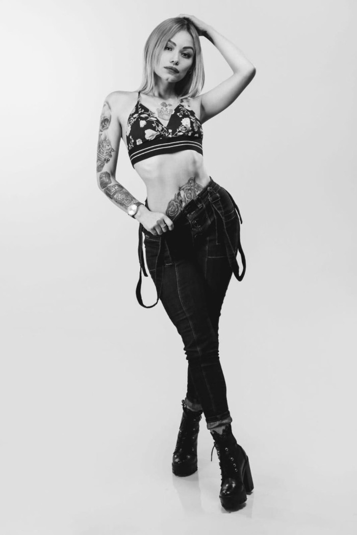 Jovencita de LUJO súper caliente, quiero SEXO YA!