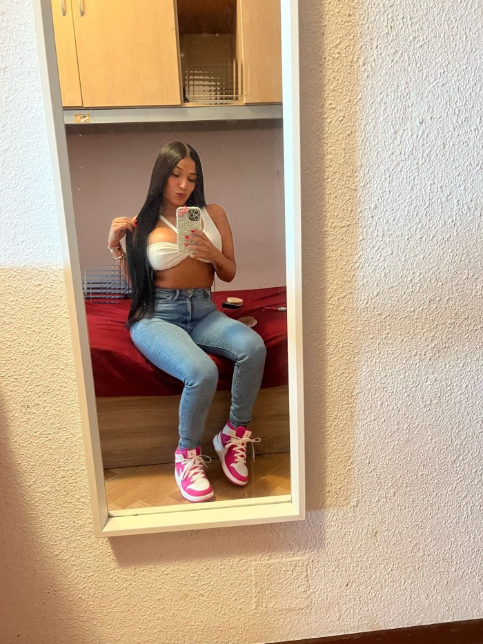 JOVENCITA GUAPA Y MUY CARIÑOSA 24H