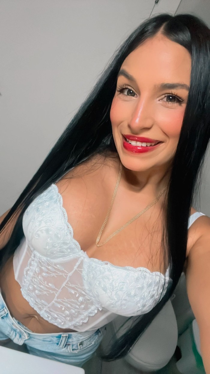 JOVENCITA GUAPA Y MUY CARIÑOSA 24H