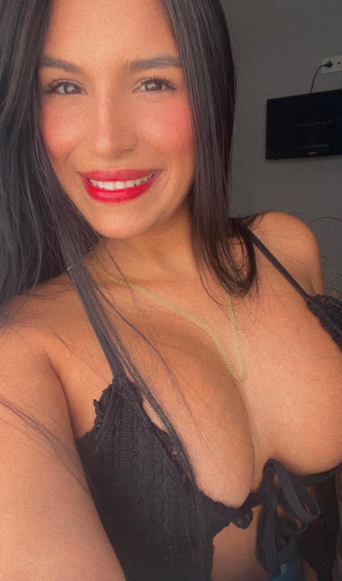 JOVENCITA GUAPA Y MUY CARIÑOSA 24H