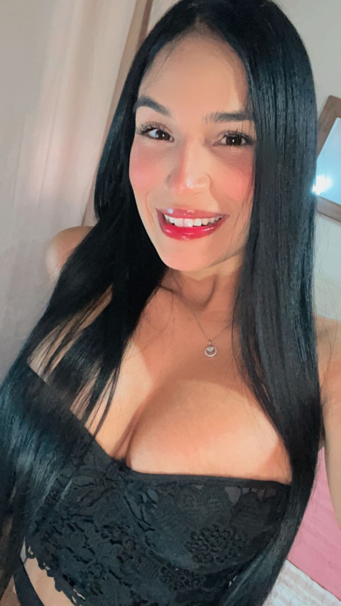 JOVENCITA GUAPA Y MUY CARIÑOSA 24H