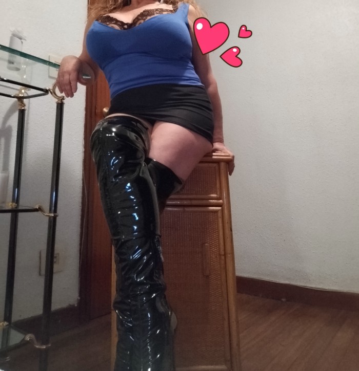 Sofisticada madurita,masajista