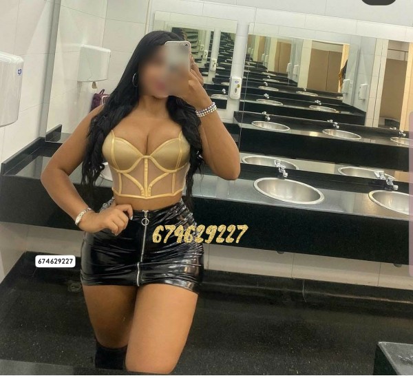 Pivon. Veinteañera.Te abro la puerta extremadamente sexy .