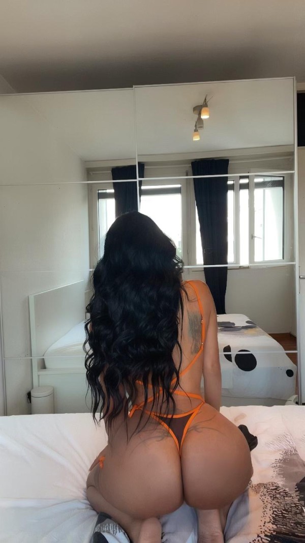 TU CHICA MORBOSA Y CALIENTE ESTÁ DE VUELTA ¡SEXO SEGURO Y DE LOCURA