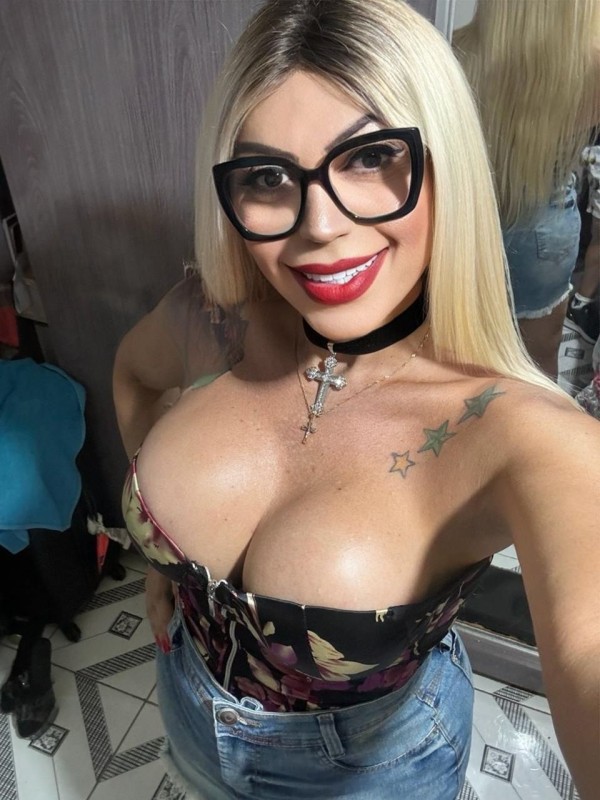 Bella Bionda brasileña