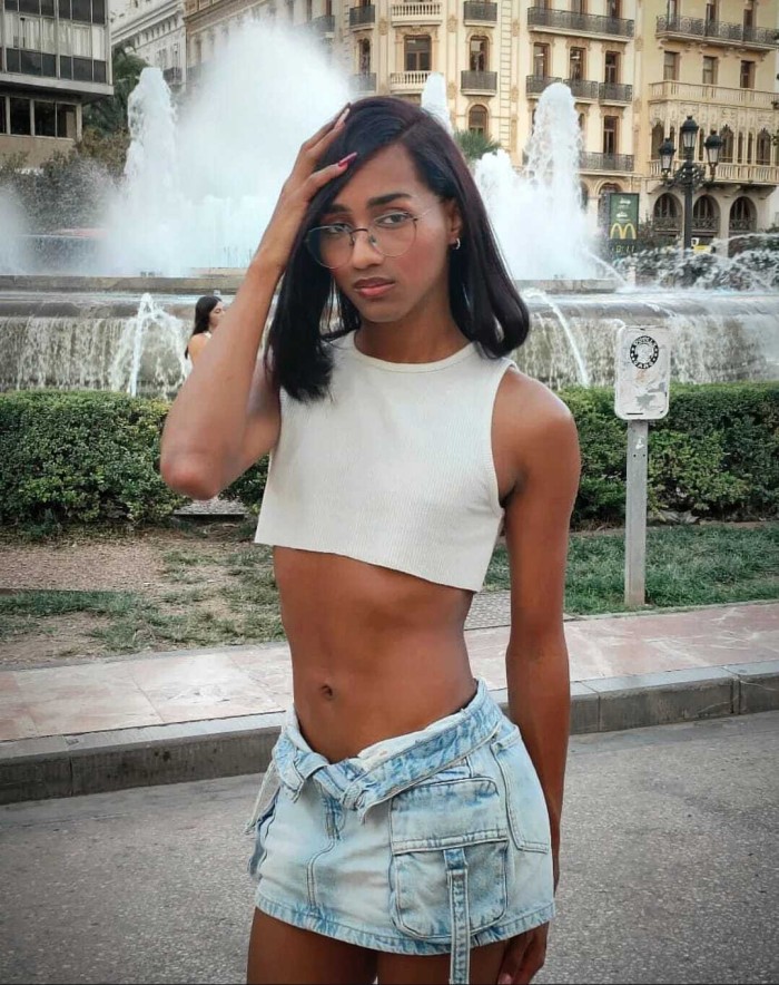 PASIVA MORENA SEXY,DELICADA Y TRAVIESA