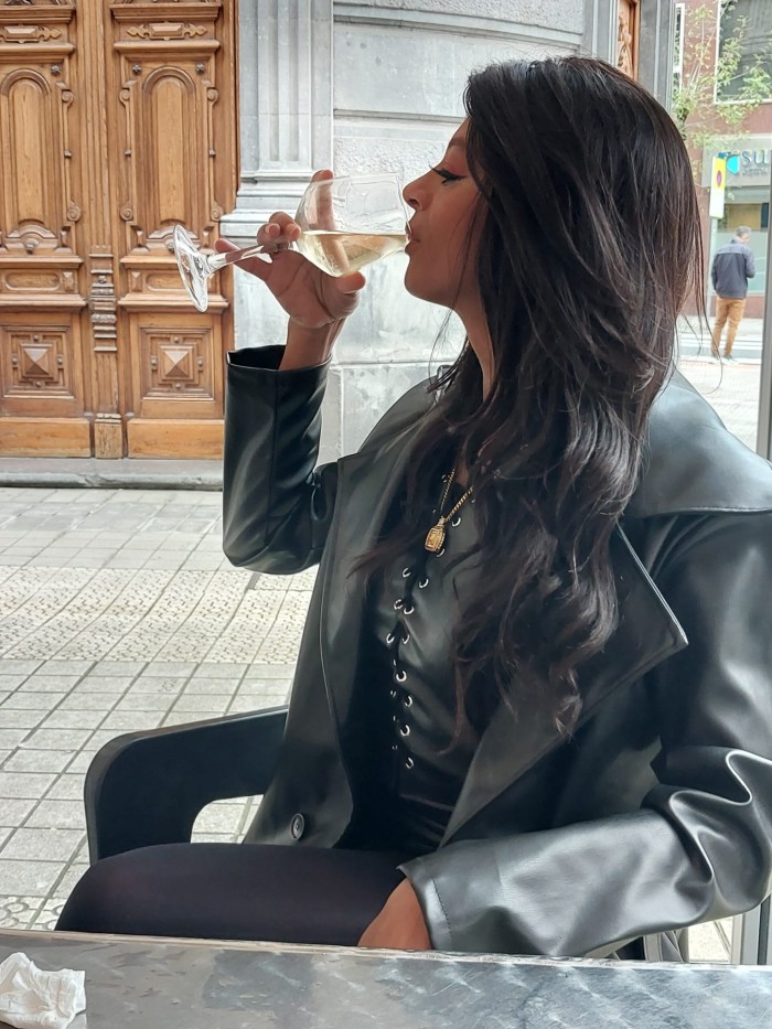 TRANS FEMENINA QUE IMPACTA EN AVILÉS: ¡TU MEJOR ELECCIÓN!