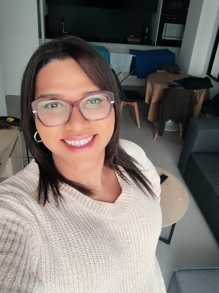 Nena venezolana fogosa discreta y complaciente